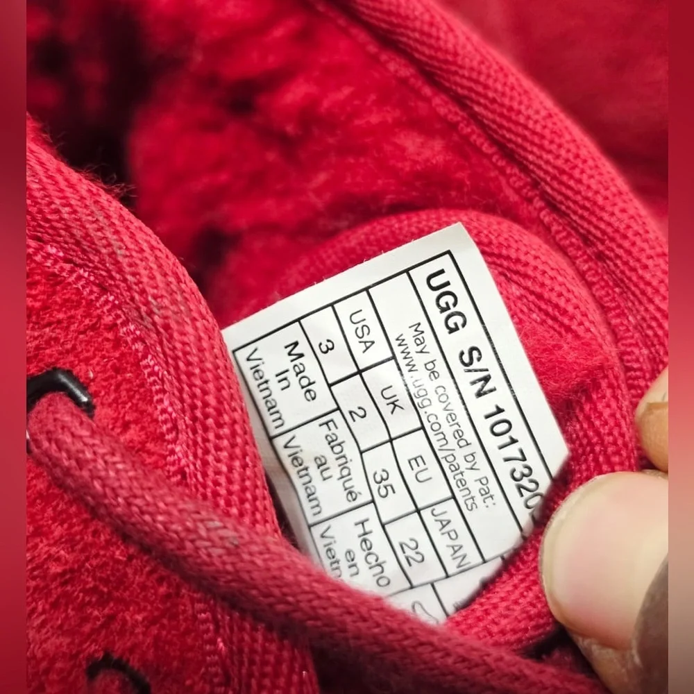 UGG size color